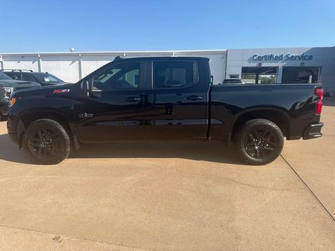 Used 2025 Chevrolet Silverado 1500 RST AWD/4WD image 2