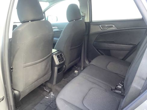 Used 2023 Kia Sportage LX image 12