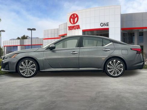 Used 2023 Nissan Altima 2.5 SL image 8