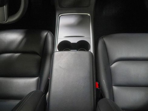 Used 2023 Tesla Model Y Long Range image 34