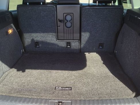 Used 2016 Volkswagen Tiguan S image 11