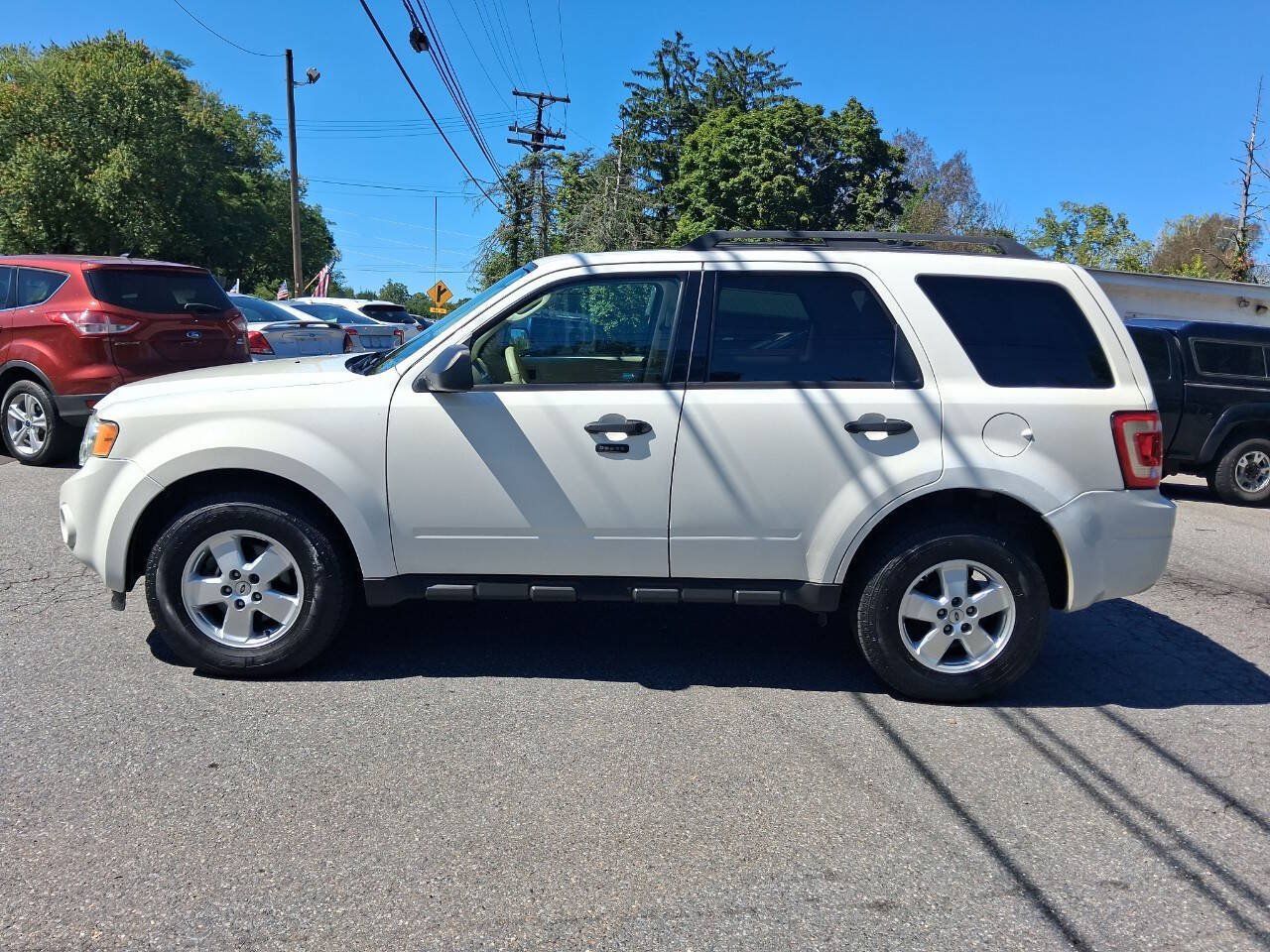 Used 2012 Ford Escape XLT AWD/4WD image 2