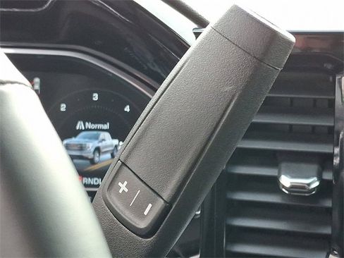 Used 2025 GMC Sierra 1500 SLT image 15
