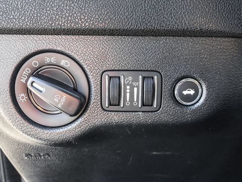Used 2018 Dodge Charger SXT Plus w/ Driver Convenience Group RWD image 19