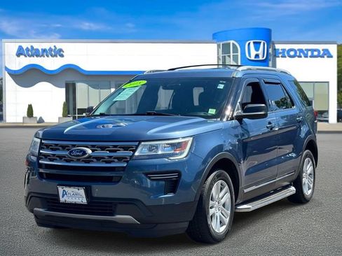 Used 2018 Ford Explorer XLT AWD/4WD image 2