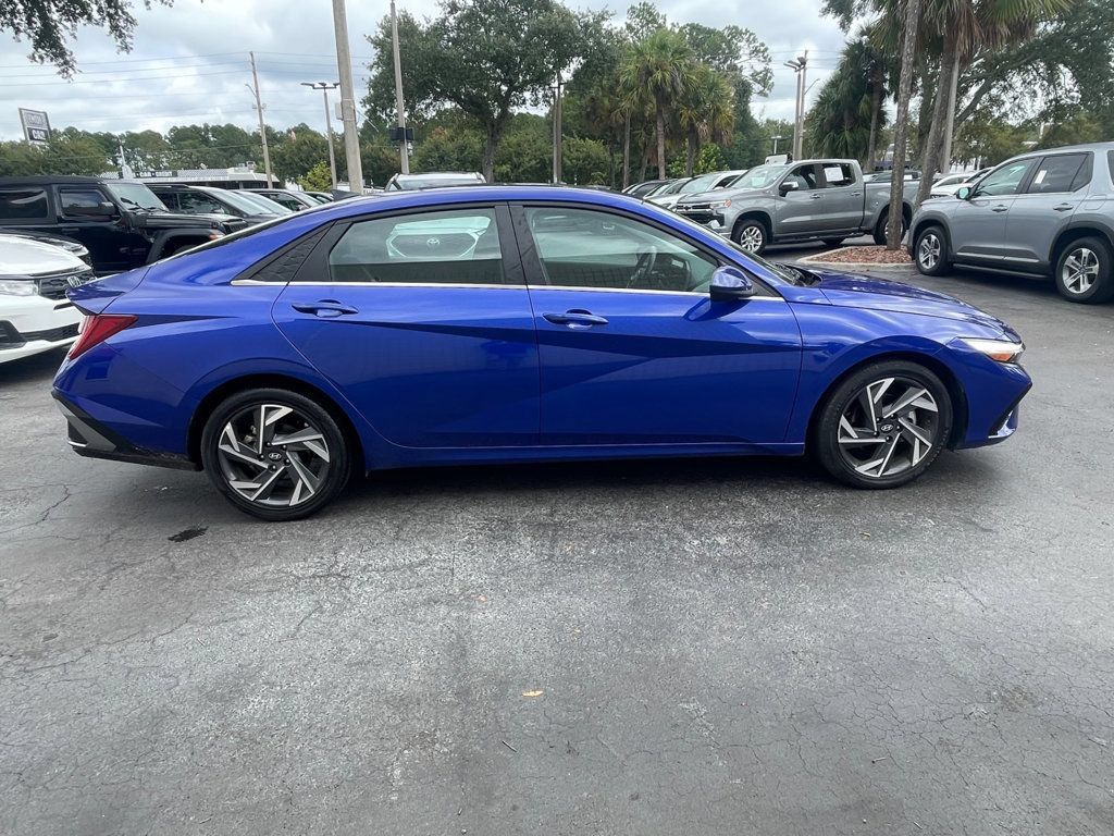 Used 2025 Hyundai Elantra SEL FWD image 6