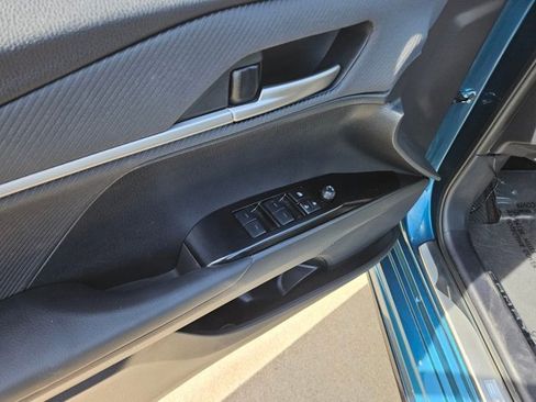 Used 2025 Toyota Camry SE w/ Convenience Package image 11