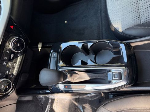 Used 2025 Chevrolet Trax LT w/ LT Convenience Package image 36