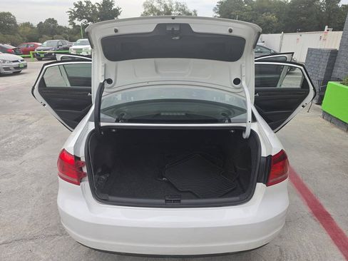Used 2012 Volkswagen Passat 2.5 SE FWD image 24