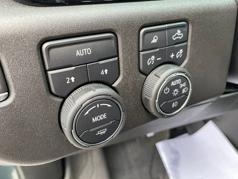 Used 2025 Chevrolet Silverado 1500 LTZ AWD/4WD image 16