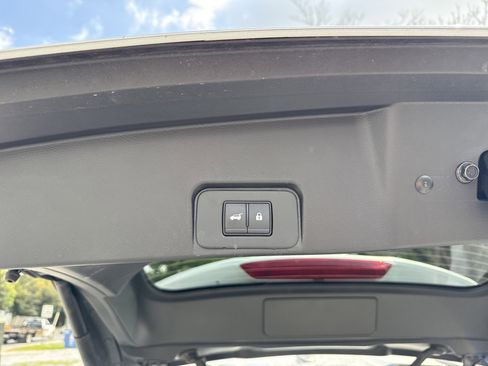 Used 2025 Nissan Rogue SV image 29