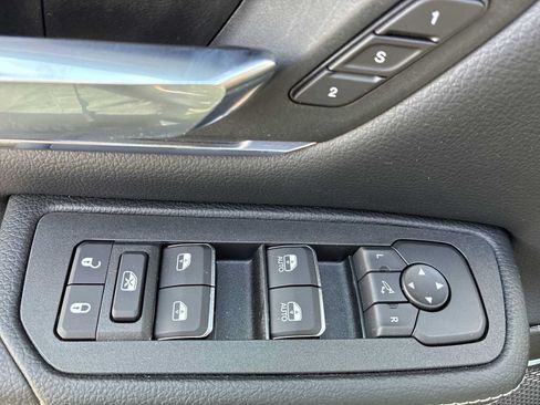 New 2026 RAM 1500 Laramie AWD/4WD image 15