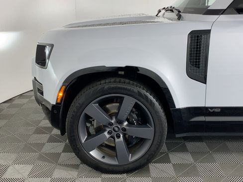 Used 2023 Land Rover Defender 110 V8 image 10