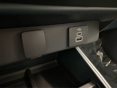 New 2025 Ford Maverick XLT w/ XLT Luxury Package image 35