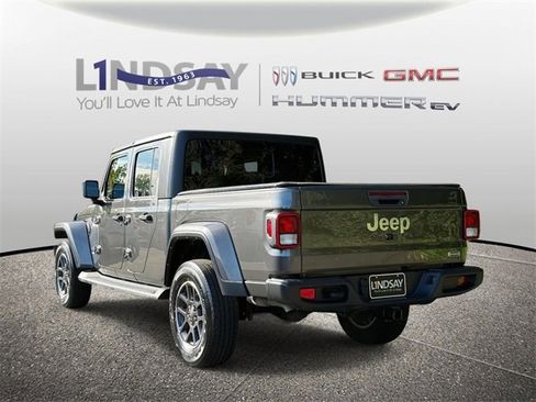 Used 2022 Jeep Gladiator Overland w/ Popular Equipment Package image 4