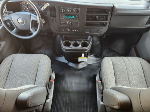 New 2025 Chevrolet Express 2500 image 27