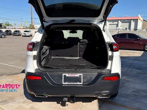 Used 2015 Jeep Cherokee Latitude w/ Comfort/Convenience Group AWD/4WD image 11