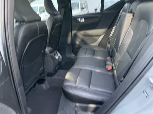 Used 2025 Volvo XC40 B5 Plus image 30