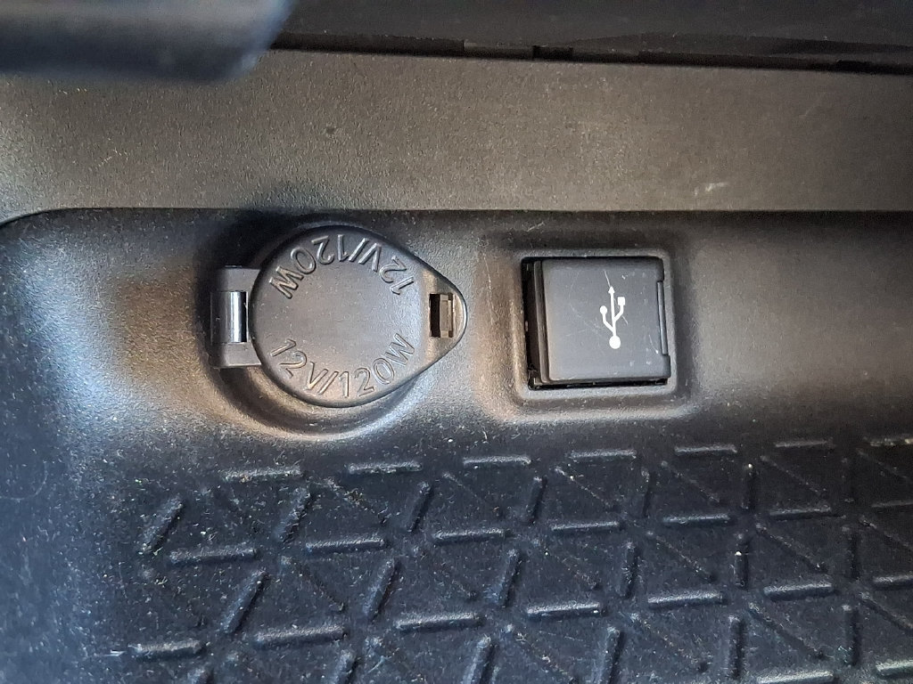 Certified 2021 Toyota RAV4 LE AWD/4WD image 23