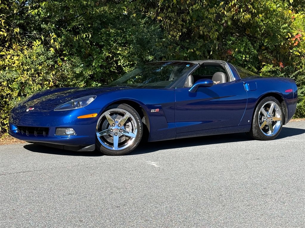 Used 2007 Chevrolet Corvette Coupe w/ Preferred Equipment Group RWD image 11