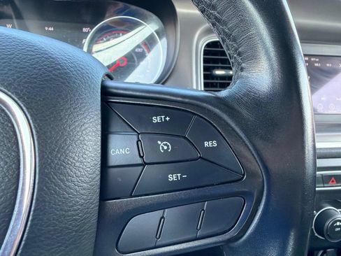 Used 2022 Dodge Charger SXT RWD image 21