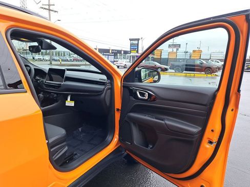 New 2026 Jeep Compass Latitude image 16