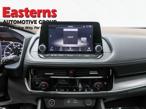 Used 2021 Nissan Rogue SV w/ Premium Package image 15