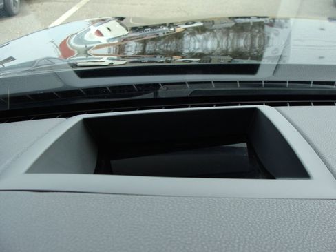 Used 2015 BMW 740Li image 36