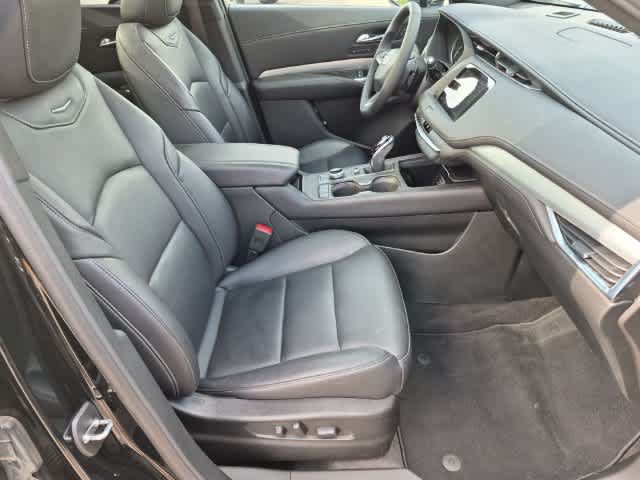 Used 2022 Cadillac XT4 Premium Luxury w/ Enhanced Visibility Package FWD image 23