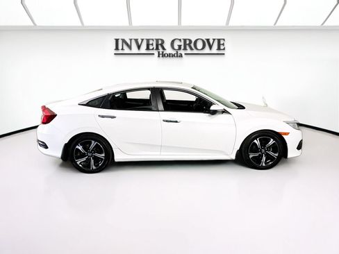 Used 2017 Honda Civic Touring image 4