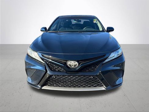 Used 2018 Toyota Camry XSE image 3
