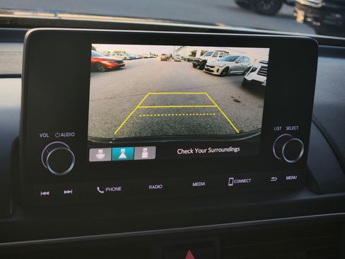 Used 2023 Honda Pilot LX image 23