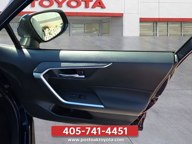 Used 2025 Toyota RAV4 XLE Premium AWD/4WD image 33