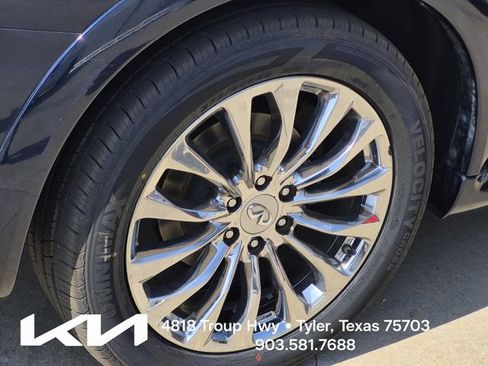 Used 2017 INFINITI QX80 Signature Edition RWD image 7