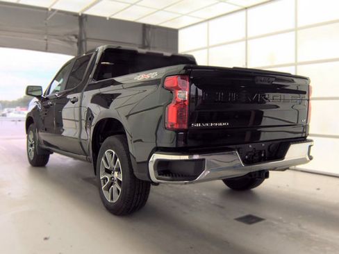 Certified 2024 Chevrolet Silverado 1500 LT AWD/4WD image 7
