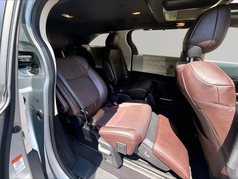 Certified 2023 Toyota Sienna Platinum FWD image 20