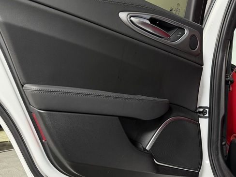 Used 2023 Alfa Romeo Giulia Veloce image 27