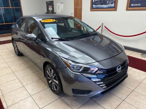 Used 2024 Nissan Versa SV w/ Trunk Package FWD image 6