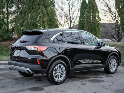 Certified 2022 Ford Escape SE w/ Cold Weather Package image 5