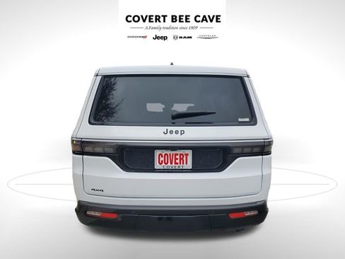 New 2026 Jeep Grand Wagoneer L 2WD image 8