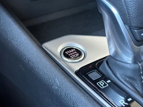 Used 2025 Nissan Altima 2.5 SV image 32