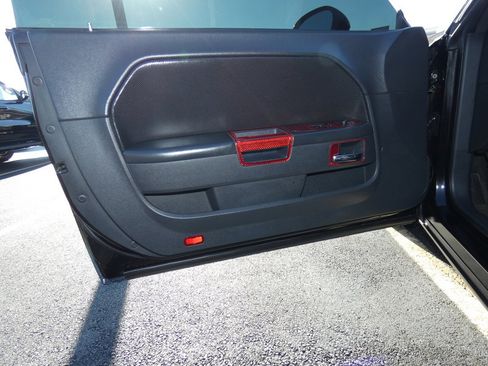 Used 2010 Dodge Challenger SE image 24