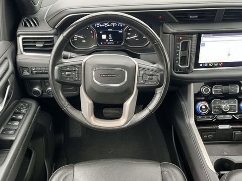 Used 2021 GMC Yukon Denali w/ Denali Premium Package image 19