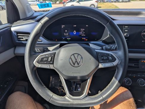 Used 2023 Volkswagen Taos SE w/ Panoramic Sunroof Package FWD image 26