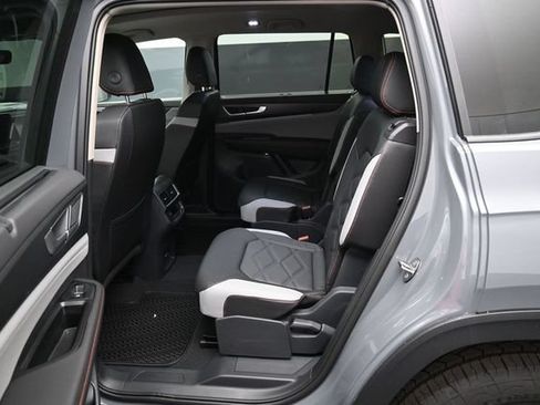 New 2026 Volkswagen Atlas Peak Edition AWD/4WD image 11