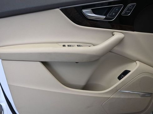 Used 2018 Audi Q7 3.0T Prestige w/ Prestige Package image 25