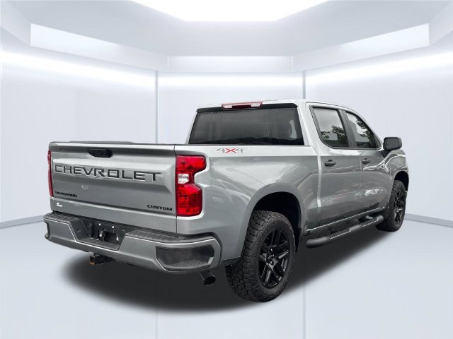 Used 2025 Chevrolet Silverado 1500 Custom w/ Turbomax Blackout Package AWD/4WD image 14