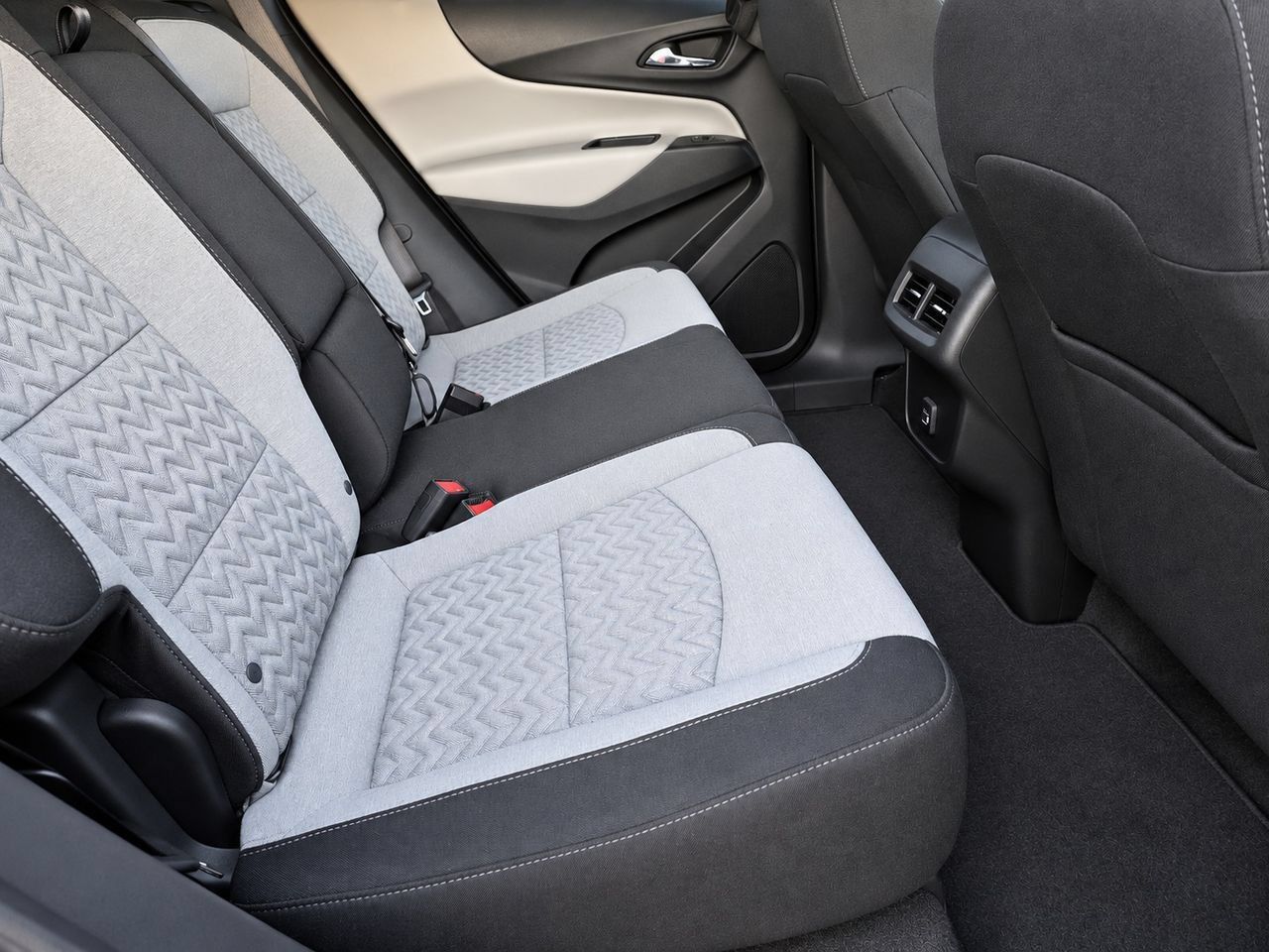 Certified 2024 Chevrolet Equinox LS w/ LS Convenience Package FWD image 26