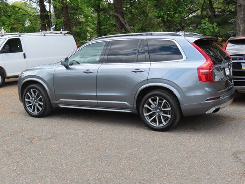 Used 2018 Volvo XC90 T6 Momentum w/ Convenience Package AWD/4WD image 3