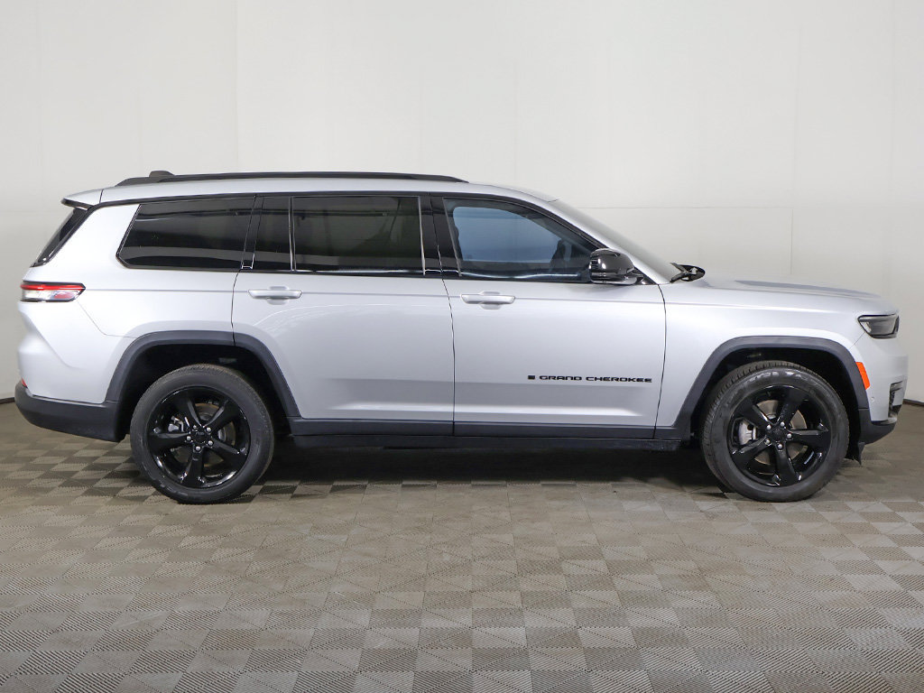Used 2023 Jeep Grand Cherokee L Limited w/ Luxury Tech Group II AWD/4WD image 21